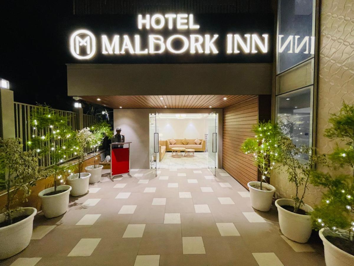 Hotel Malbork Inn @ Janakpuri Delhi  Dış mekan fotoğraf