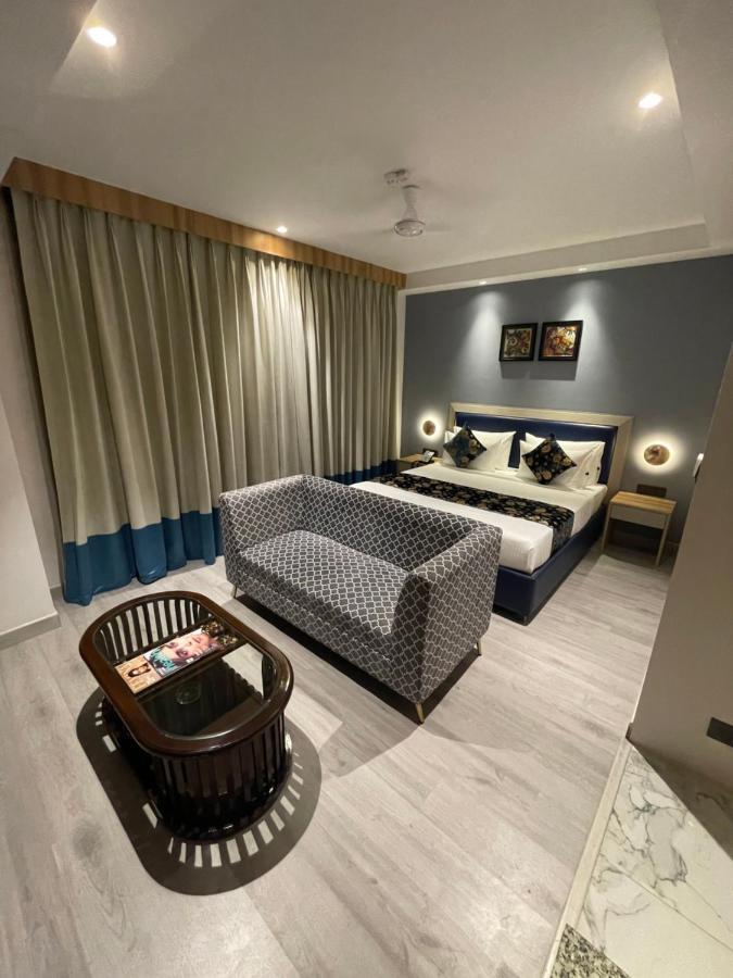 Hotel Malbork Inn @ Janakpuri Delhi  Dış mekan fotoğraf